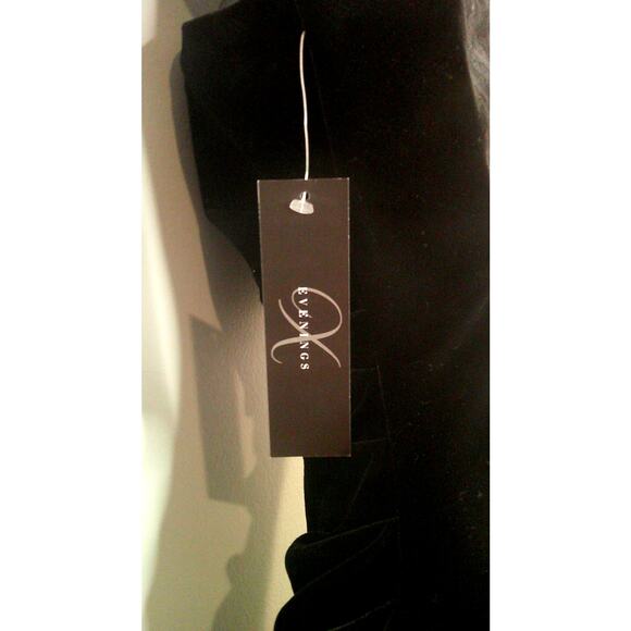 Evenings One-Shoulder Evening Gown with Floral detail on Shoulder Black Velvet 6 - Picture 6 of 7